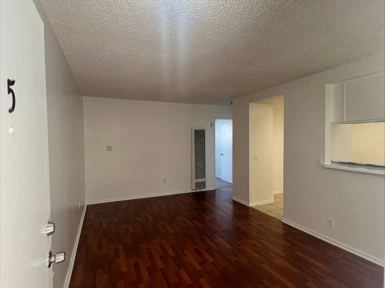 633 Broad Ave. — Photo 31