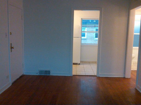 2nd image of 7411 N Wolcott Ave