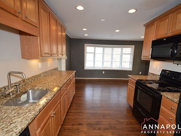 3rd image of 1424 Catlyn Pl