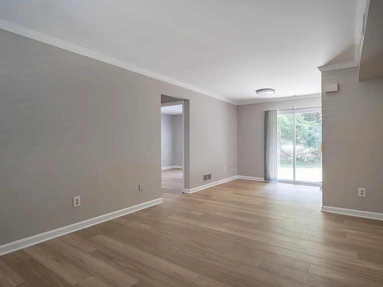 1520 Porter Cir — Photo 5