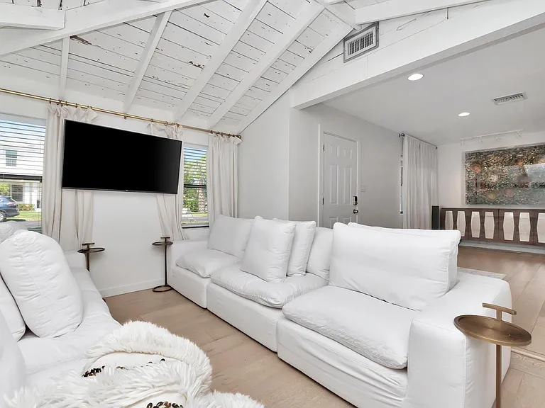 3906 W San Obispo St — Photo 6