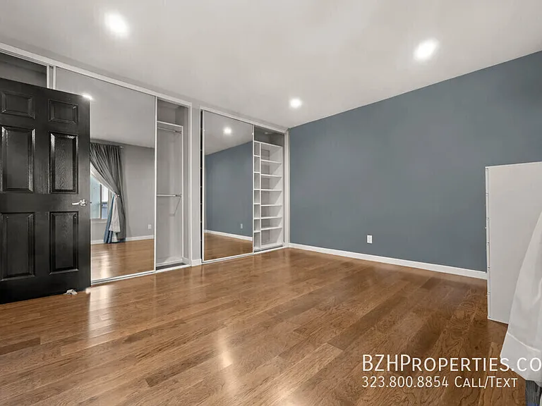 141 S Clark Dr #412A — Photo 17