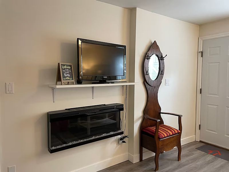 North Vancouver Apartment for rent - 1 Bedroom — photo 4