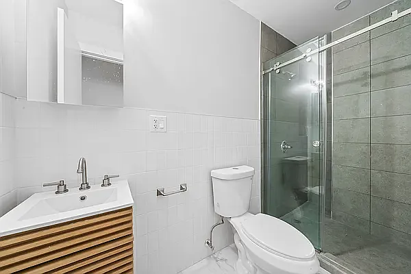 Rented by Vector New York, LLC | media 9