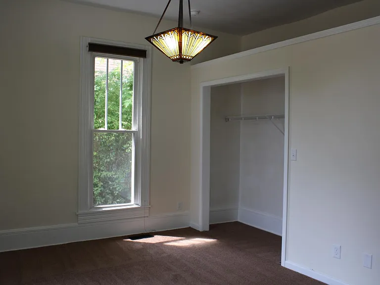 311 E Cottage Grove Ave — Photo 5