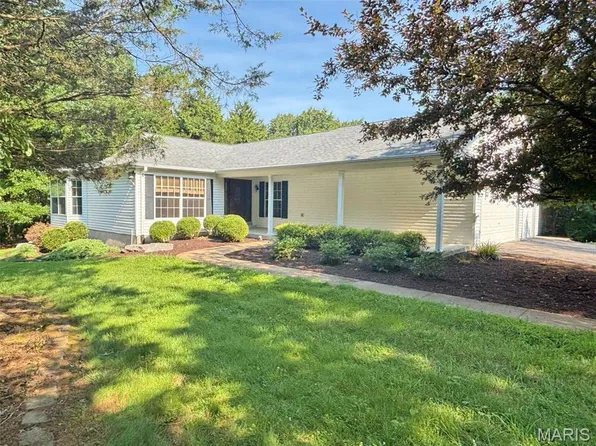 2631 S Mangan Rd, Pacific, MO 63069