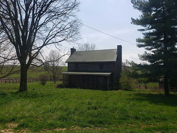 2nd image of 931 Huskens Ln