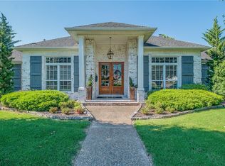 10 W Wembly Dr, Rogers, AR 72758