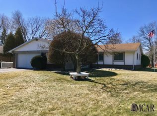 1669 Longfellow Dr, Temperance, MI 48182