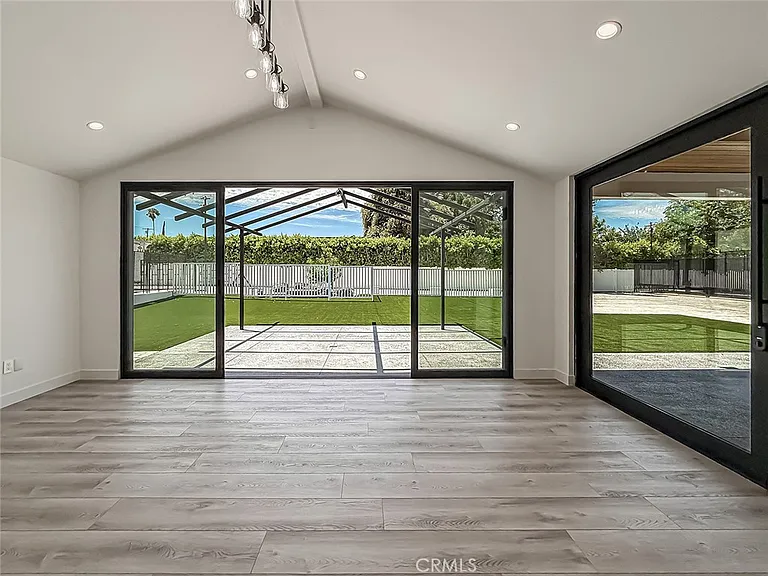22921 Dolorosa St — Photo 17