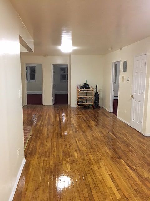 1st image of 9324 197th St #3