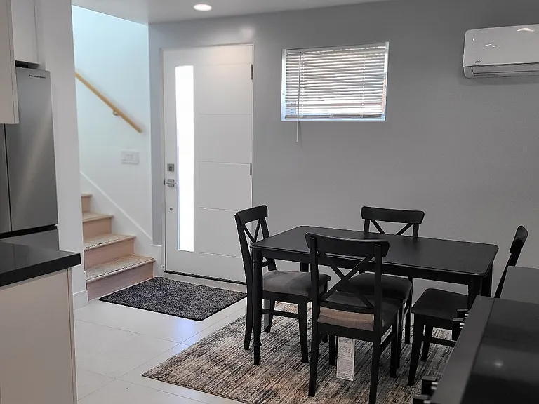 2504 23rd St #B — Photo 3