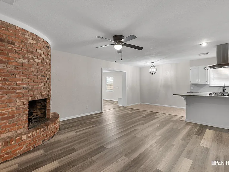 4916 Big Bend Dr — Photo 4