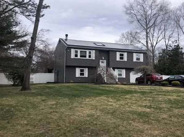 23 Southfield Road, Middle Island, NY 11953