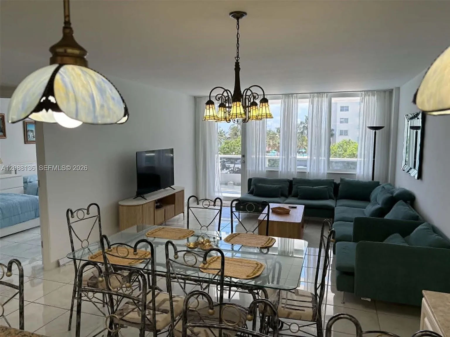 Sea Air Towers Condo — Photo 4