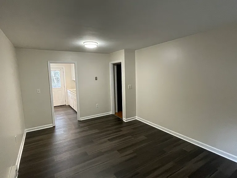 4760 Glenn St #C — Photo 13