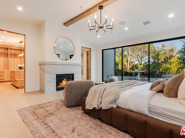 5064 Encino Ave — Photo 32