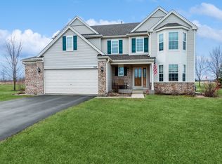 568 W Highplains Rd, Round Lake, IL 60073