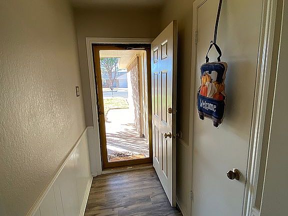 3rd image of 7715 Vernon Ave