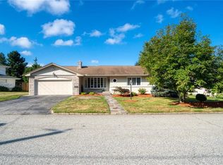 33 Baldwin Orchard Dr, Cranston, RI 02920