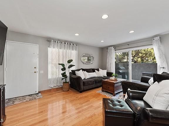 5th image of 549 Serento Cir