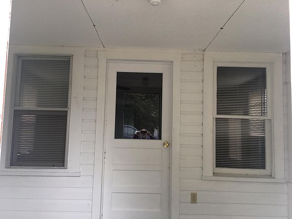 3rd image of 1908 Woodrow St