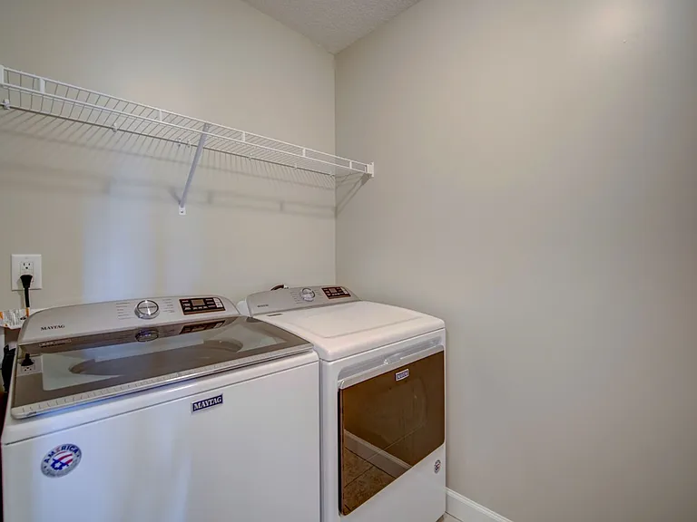 732 Shelburne Ln — Photo 48