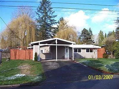 1639 169th Ave NE photo 1