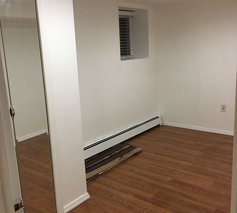 1st image of 2921 Colden Ave APT C