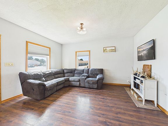 4th image of 444 W Hawthorne St