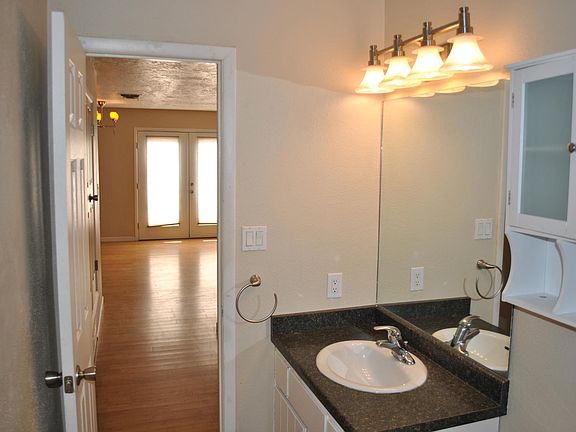 4th image of 3405 Monterey Cir