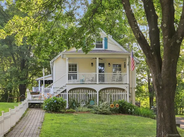 202 Plainville Avenue, Farmington, CT 06085