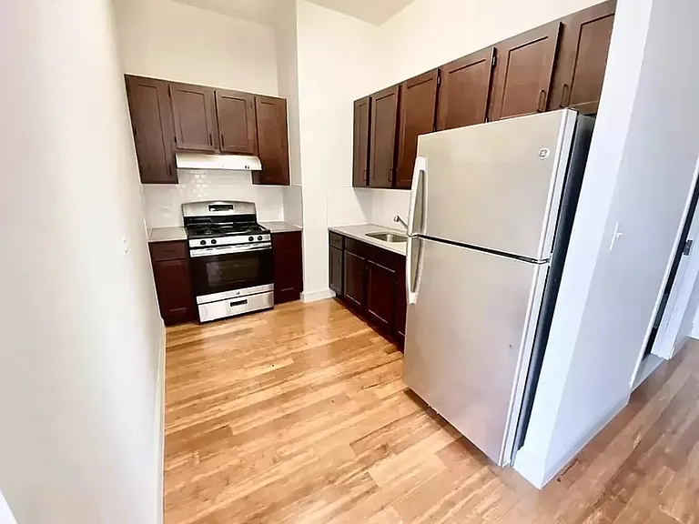 19-73 38th St #2WM — Photo 1