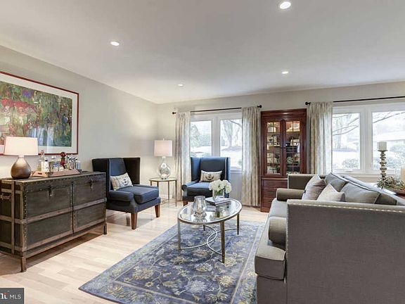 4th image of 10211 Brennanhill Ct