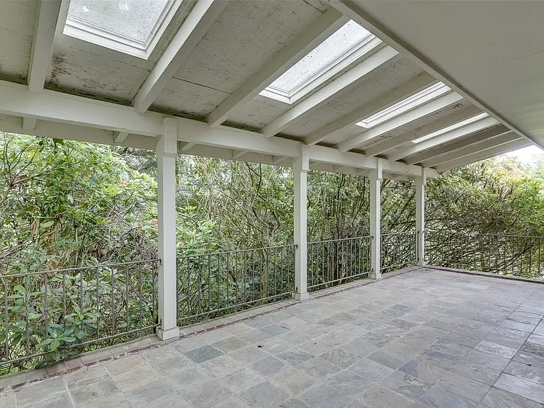 17124 Hillside Dr NE — Photo 2