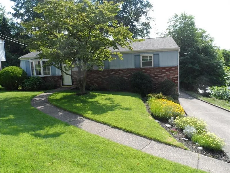 406 Peters Dr photo 1