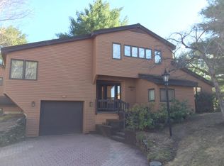 3755 Quechee Main St #6A, Hartford, VT 05047