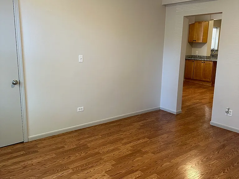 2940 S Union Ave #1F — Photo 4