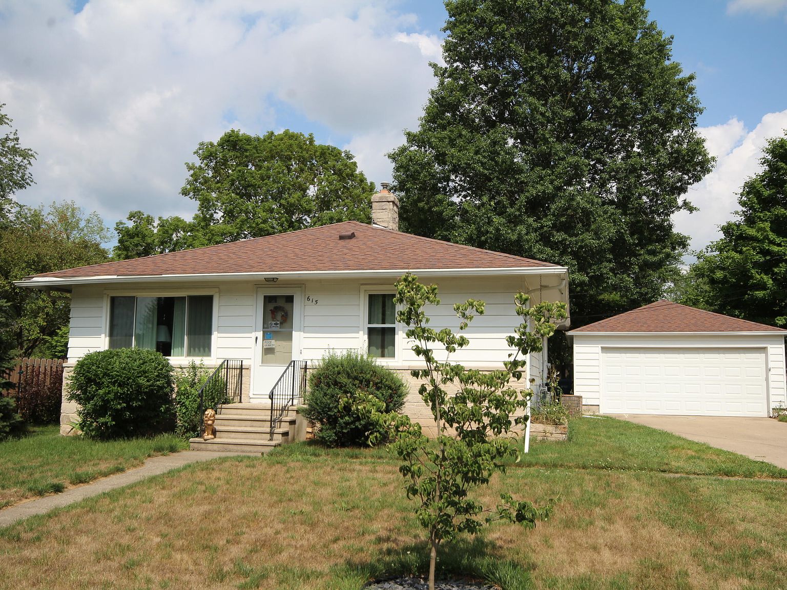 615 Best St, Vicksburg, MI 49097 | Zillow