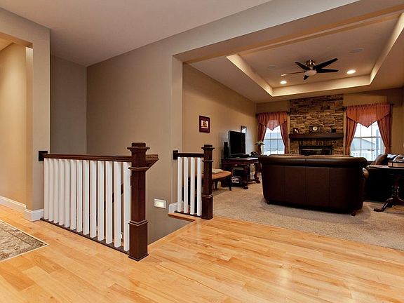 3rd image of 850 White Pine Cir