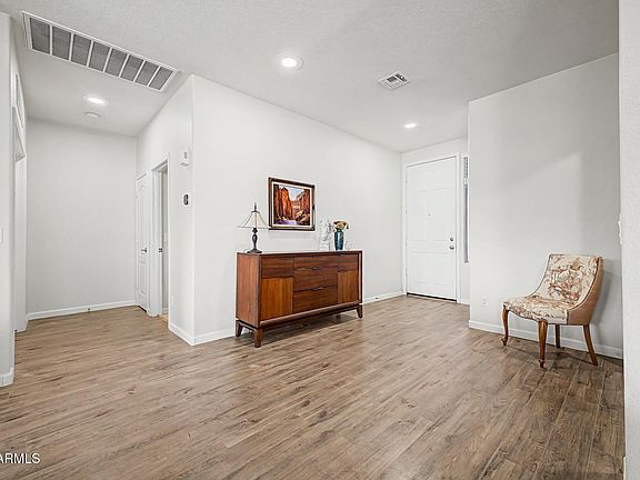 3rd image of 11937 W MONROE Street