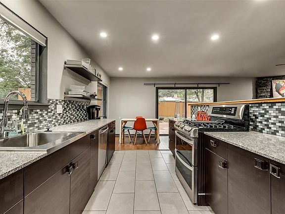 2nd image of 2721 Bonnywood Ln