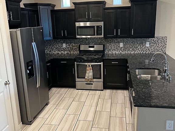 3rd image of 14823 Pebble Hills Blvd