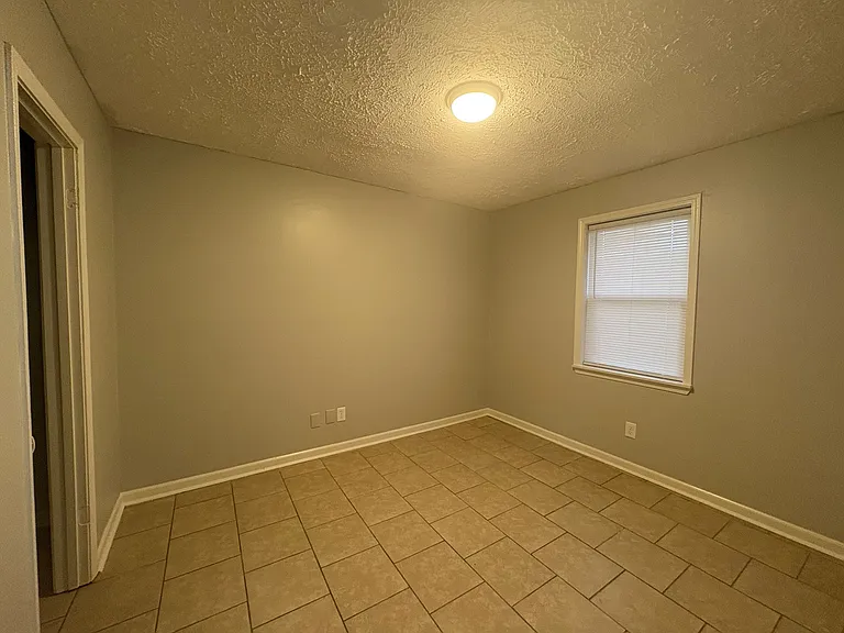11 Susan Cv #L — Photo 5