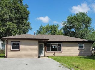 464 W Arlington Ln, Crete, IL 60417