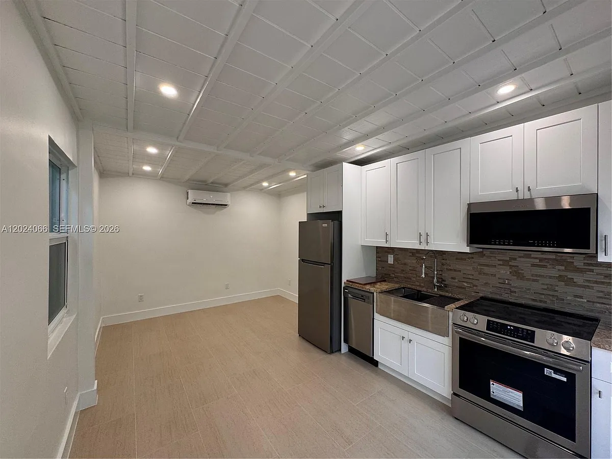 Building Photo - 231 Salamanca Ave #A