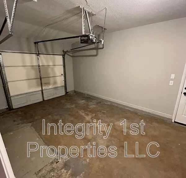 6305 N Highland Ave — Photo 10