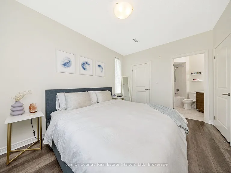 383 Main St E #310 — Photo 15