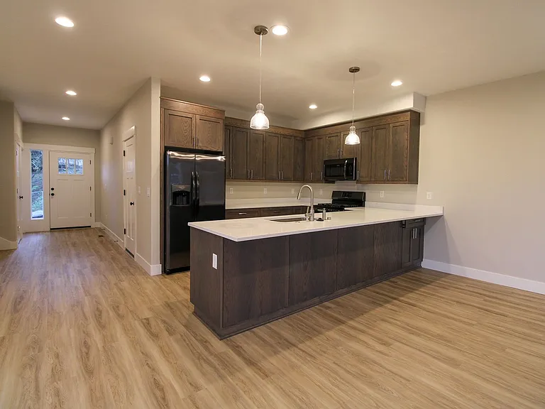 3221 & 3223 Pheasant Ave SE — Photo 5