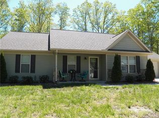 1723 Riverstone Dr, Lincolnton, NC 28092